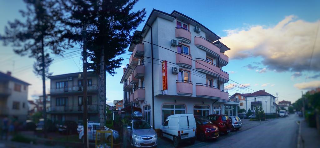 Hotel Montenegro Струга Екстер'єр фото