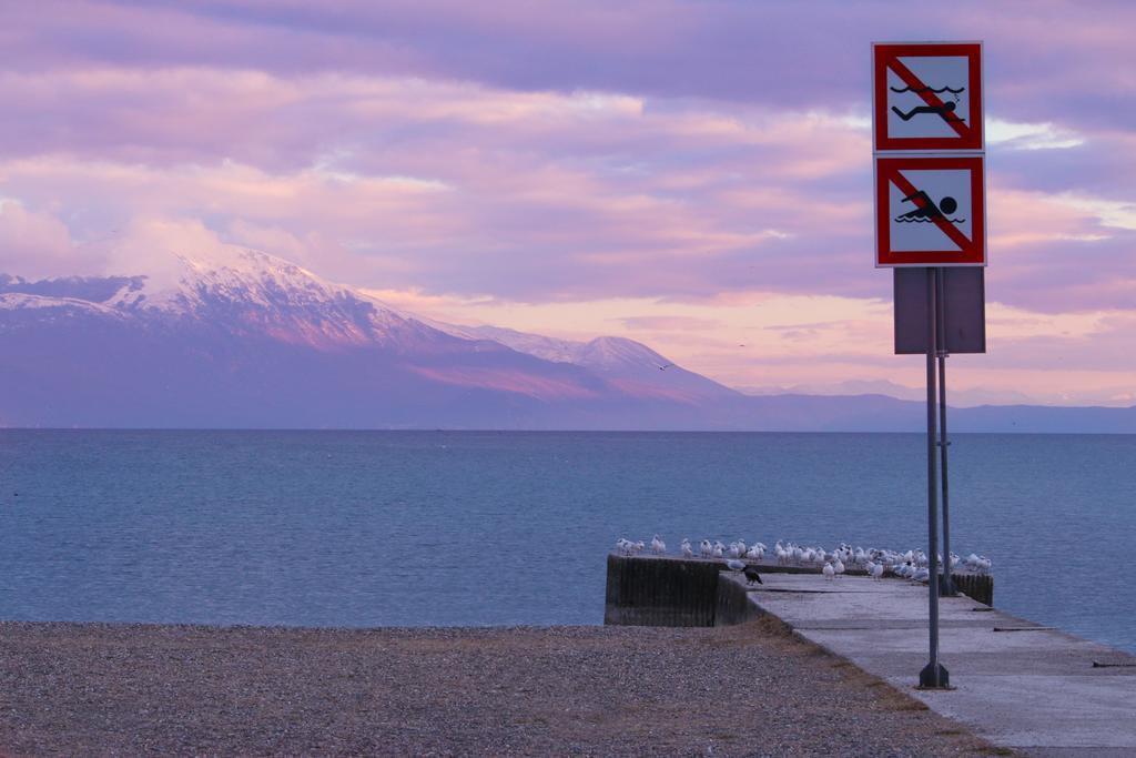 Hotel Montenegro Струга Екстер'єр фото