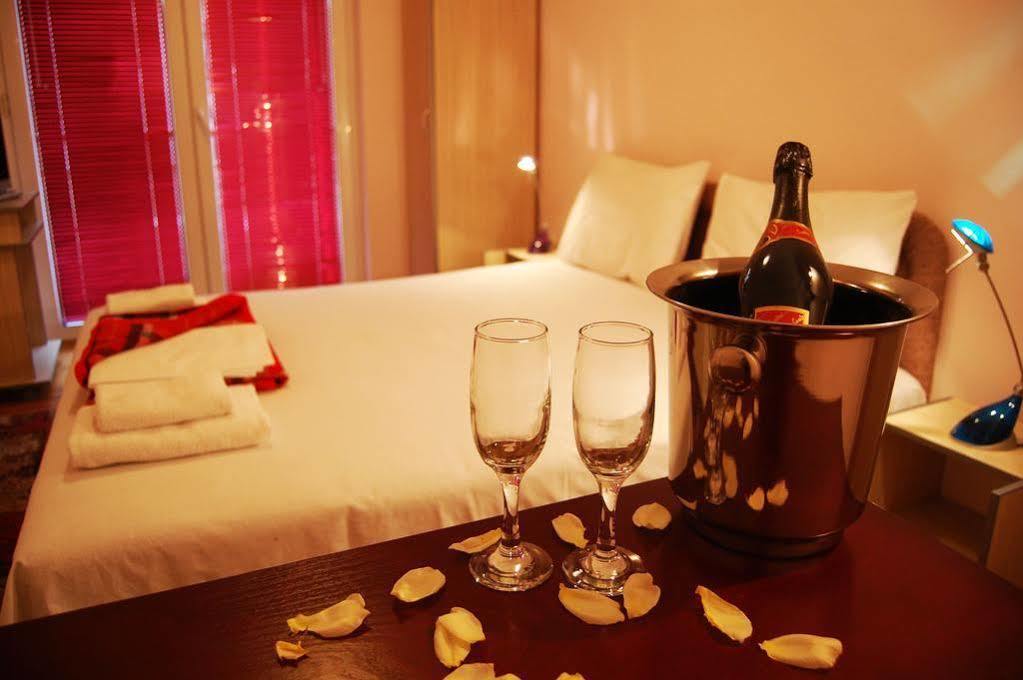 Hotel Montenegro Струга Екстер'єр фото