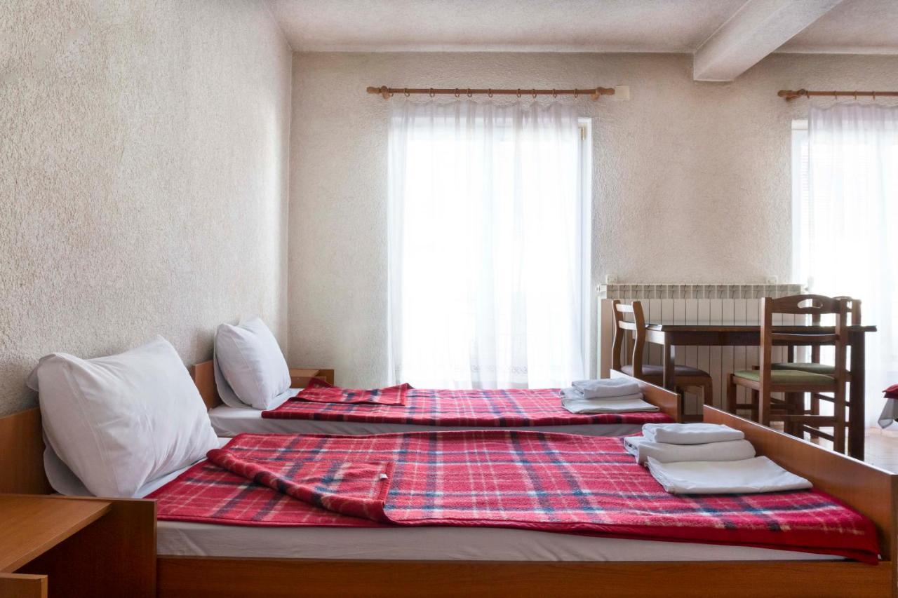 Hotel Montenegro Струга Екстер'єр фото
