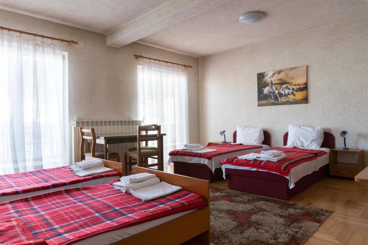 Hotel Montenegro Струга Екстер'єр фото